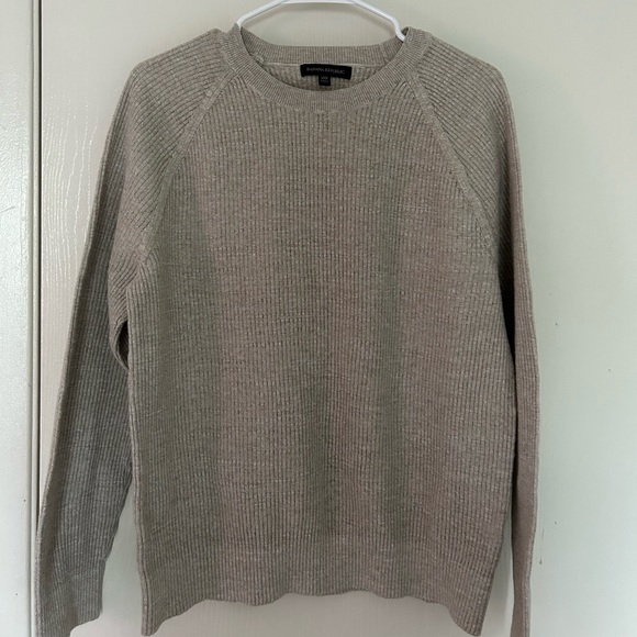 Banana Republic Men’s Knit Shirt - Picture 1 of 2